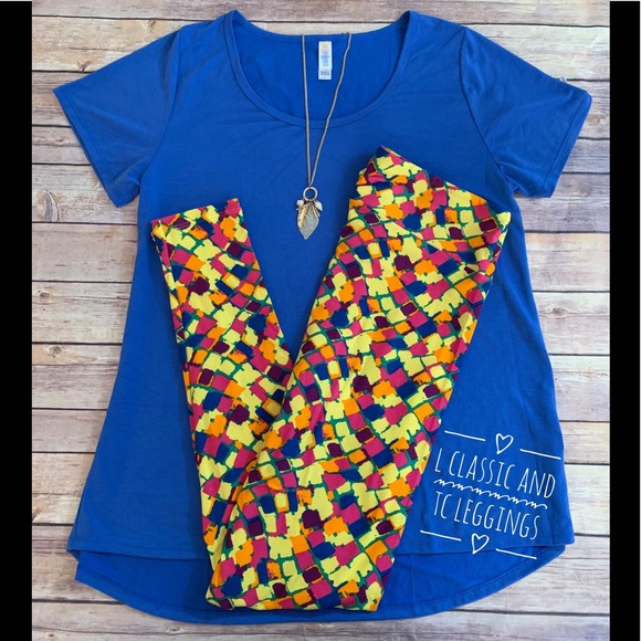 LuLaRoe Tops - LuLaRoe Large Classic Tee with TC Leggings